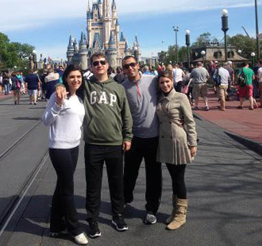 Circuito Chic, Vanessa Betoni, Carlos Freitas, Marcelo Machado, Suellen Machado, Disney