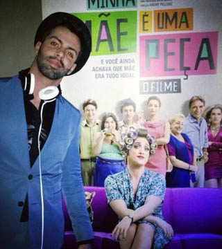 circuito chic; Guilherme Acrizio; Minha Mãe é uma Peça; Globo Filmes; Rodrigo Pandolfo; Paulo Gustavo; 00 São Paulo; Wallpaper