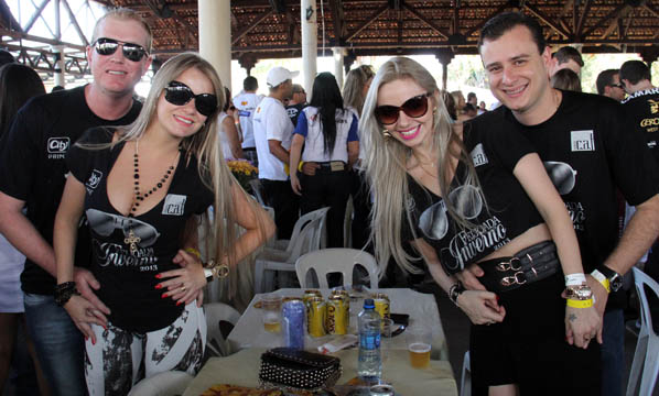circuito chic; Ariana Assumpção; Vinícius Assumpção; Maicon Werner; 