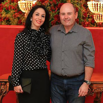 circuito chic coluna social primavera do leste coluna do chris  colunista christiano coelho O casal Valquíria e Helton Luis Kinczikowski clicado no Arte & Festa Grand Hall