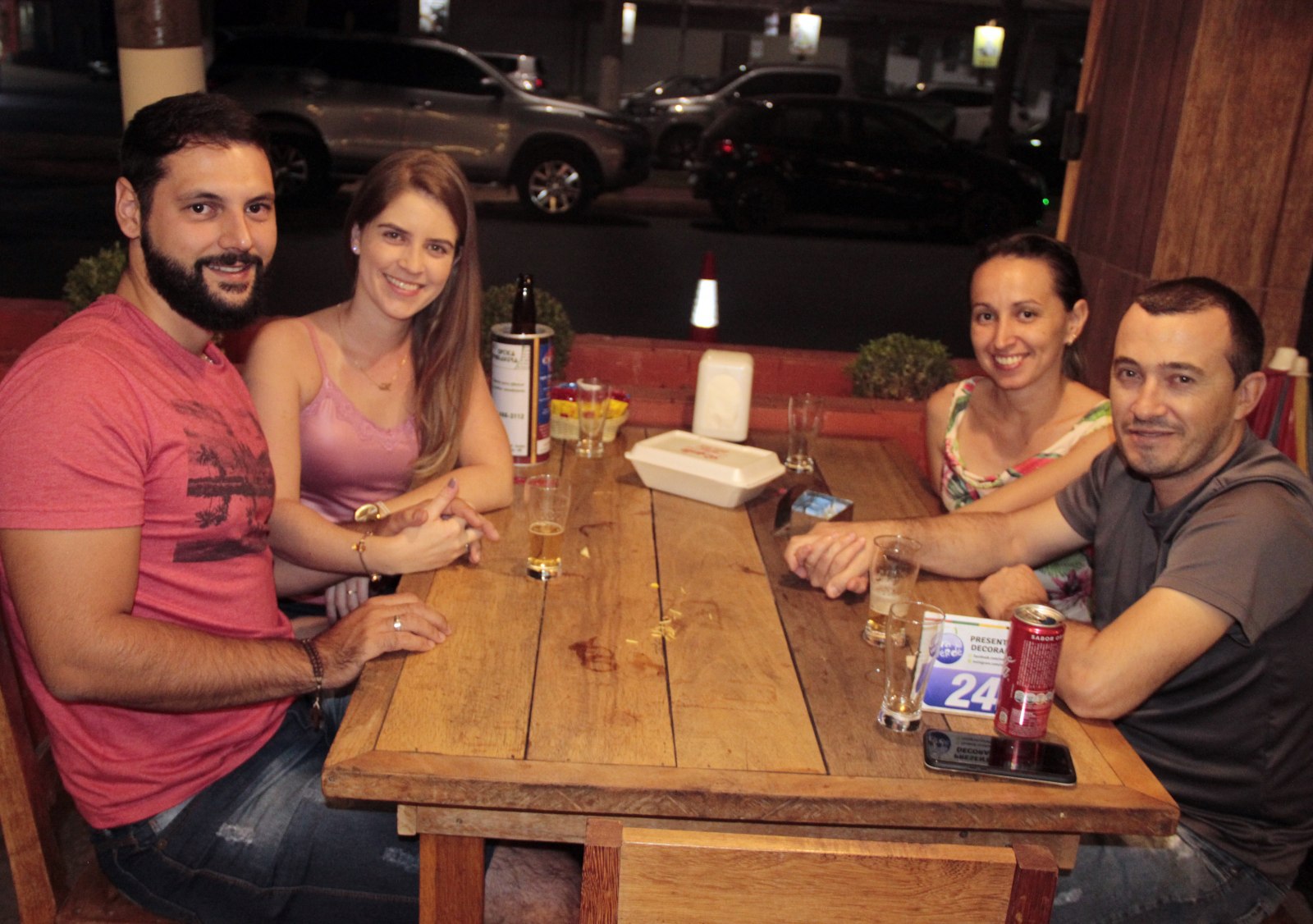 circuito chic; christiano coelho; A Secretária Estadual de Assistência Social, Rosamaria Carvalho, primeira dama de Mato Grosso Virginia Mendes e governador Mauro Mendes entregam à Ester Minosso a doação simbólica dos 1600 cobertores que serão destinado à Primavera do Leste