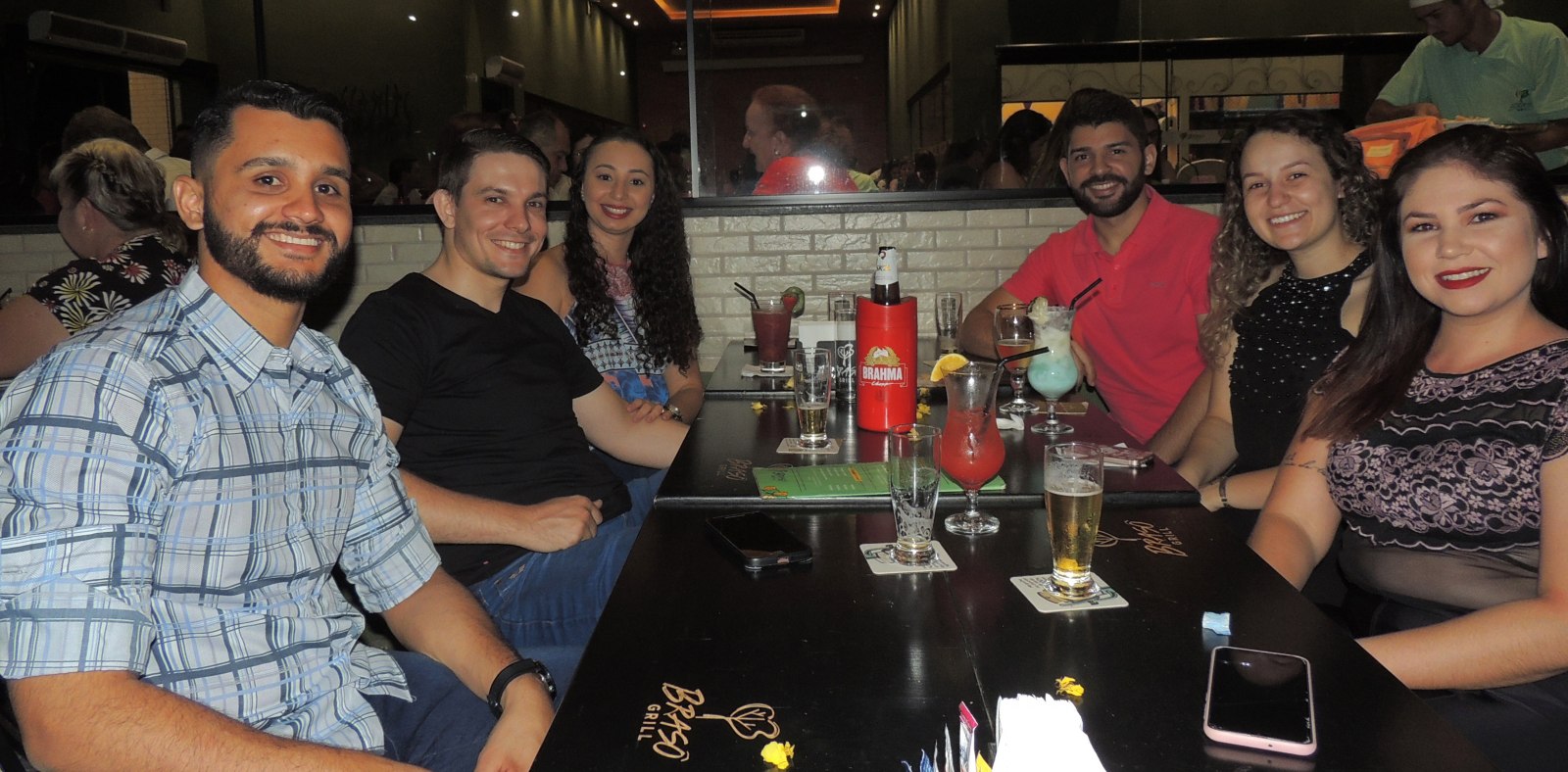 circuito chic; christiano coelho; A Secretária Estadual de Assistência Social, Rosamaria Carvalho, primeira dama de Mato Grosso Virginia Mendes e governador Mauro Mendes entregam à Ester Minosso a doação simbólica dos 1600 cobertores que serão destinado à Primavera do Leste
